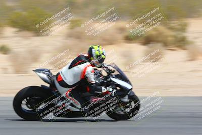 media/Mar-28-2022-Superbike Trackdays (Mon) [[b8603d0f67]]/Advanced Group (1pm-130pm)/Turn 9/